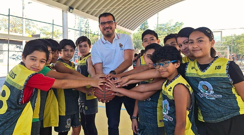 Las clases gratuitas de básquetbol fomentan el bienestar físico y mental de niños y jóvenes del municipio
