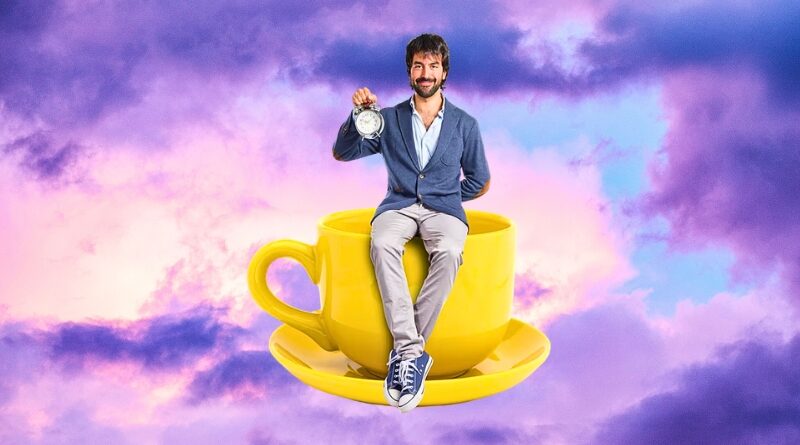 El cardiólogo Aurelio Rojas advierte que el café mejora la salud si se consume temprano. Tomarlo por la tarde podría acortar la esperanza de vida.