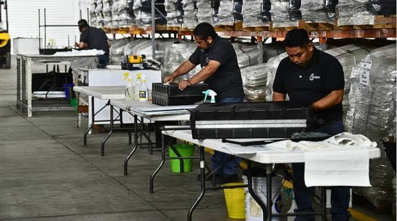 Entra en vigor la Ley Silla, que obliga a brindar asientos a trabajadores que realizan labores de pie; hay multas por incumplimiento y plazos definidos